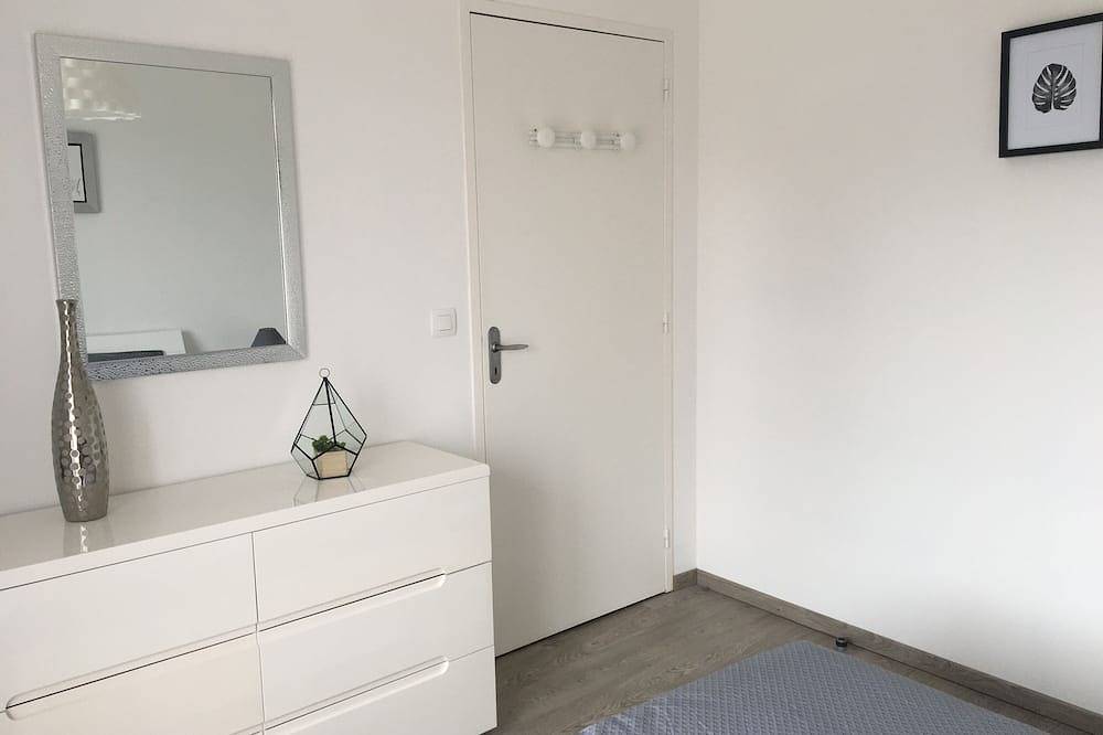 Appartement entier, Apartment T3 Petite vue mer à 150 mètres de la plage. in Bénodet, Côte de Cornouaille