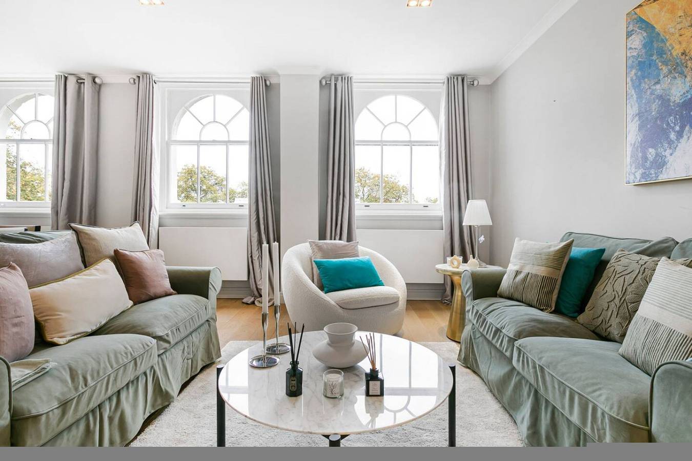 Vacation Rental for 4 Guests in London, South East England