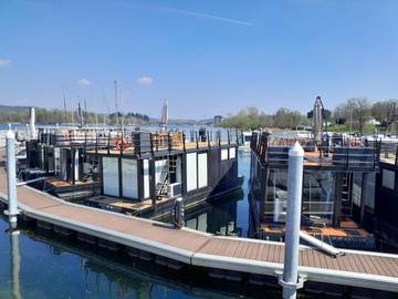 Boot für 4 Personen, mit Whirlpool und Garten in Italien