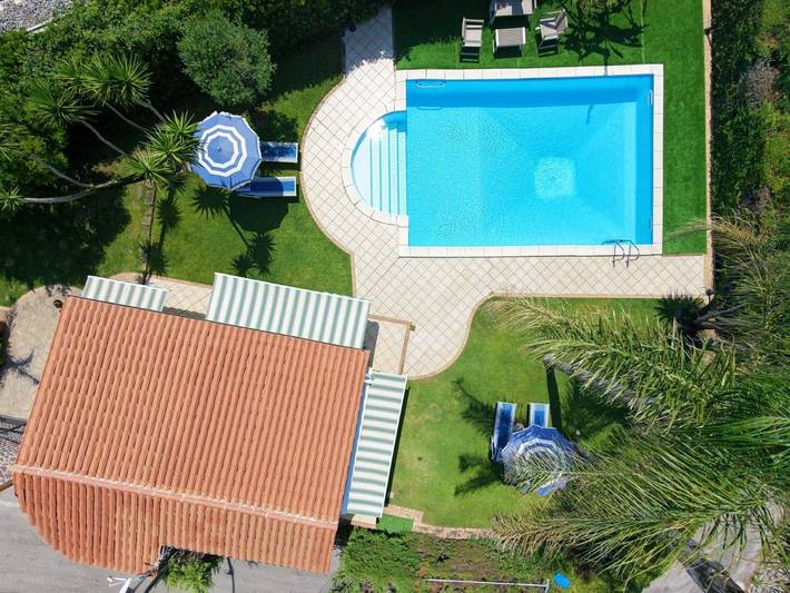 Casa vacanza per 4 persone, con giardino e piscina - 1