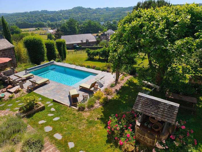 Location de vacances pour 5 personnes, avec vue ainsi que jardin et piscine à Ussac - 2