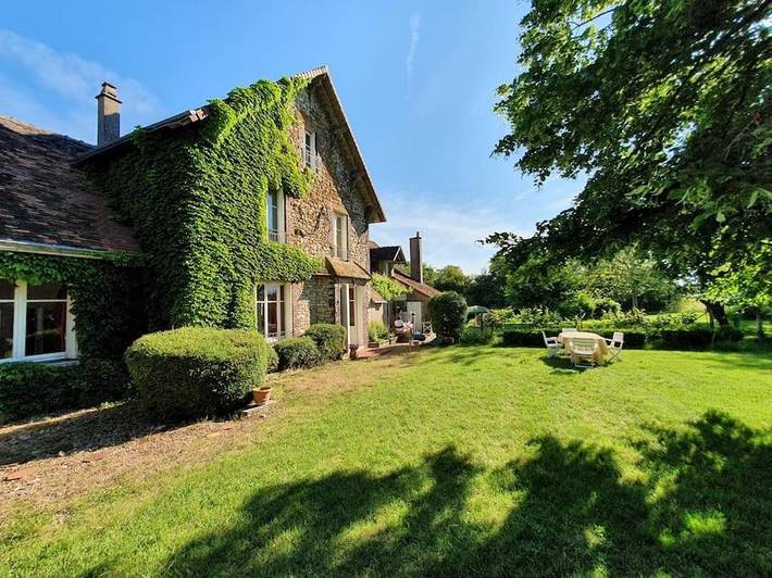 Gîte pour 11 personnes, avec jardin ainsi que vue et terrasse, animaux acceptés dans Tourailles
