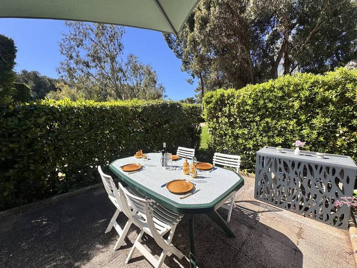 Ganze Wohnung, Ruhige Villa-Club, Seeblick - 4 Pers. in La Coudoulière, Six-Fours les Plages