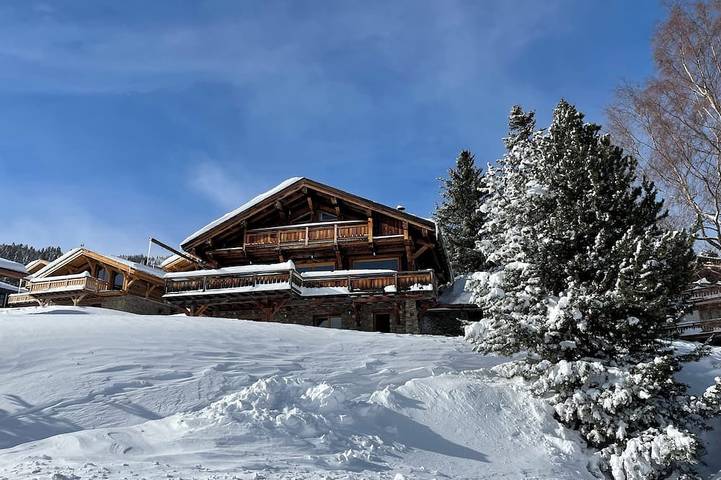 Chalet pour 10 personnes, avec Balcon et Jacuzzi ainsi que Jardin et Sauna à Les Angles
