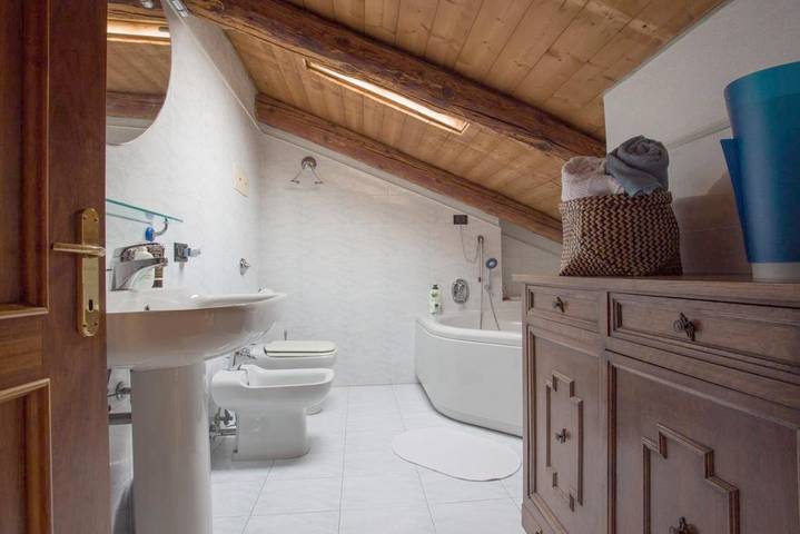 Chambre d’hôte pour 3 personnes, avec Balcon et Jacuzzi ainsi que Terrasse et Vue à Padoue - 3