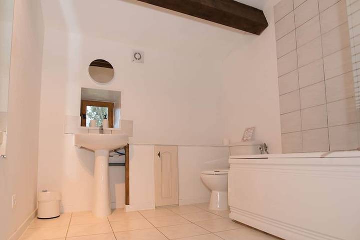 Grange rénovée avec piscine privée sur une ferme familiale en Charente. in Montjean (Charente), Charente