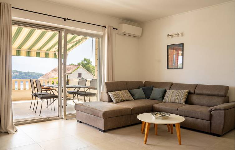 Ganze Ferienwohnung, Charmantes Apartment, 1 km vom Strand entfernt: Modernes Apartment mit WLAN, Klimaanlage und Terrasse in Selca, Brac
