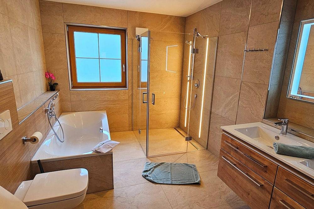 Ganze Wohnung, Fewo Hipp Nr. 7 - 77m² Neubau im Eg mit Terrasse und Bergblick in Top Lage in Halblech, Bayerisch Schwaben