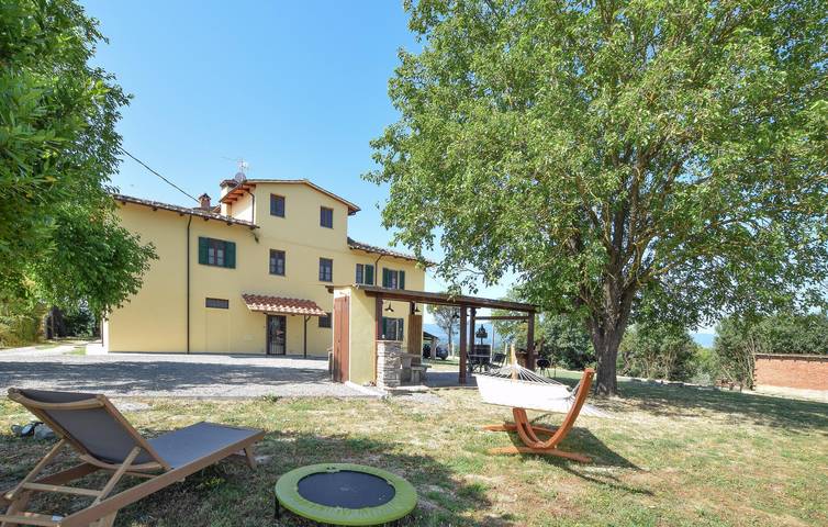 Casa vacanza per 11 persone, con terrazza e giardino a Terranuova Bracciolini