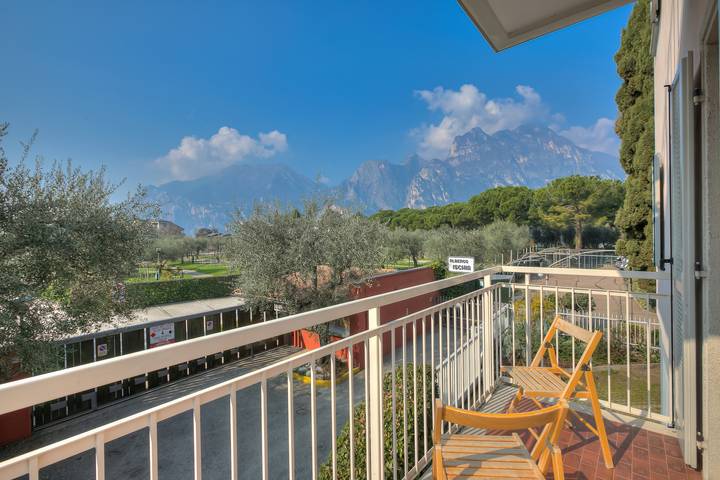 Gîte pour 5 personnes, avec balcon, adapté aux familles à Torbole