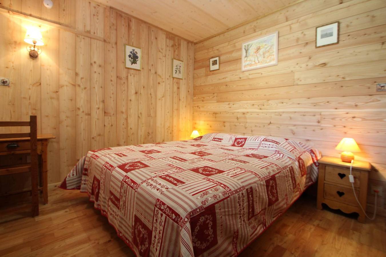 Gîte confortable avec parking, jardin et grill, près des pistes de ski in Vars (station de ski), Vars