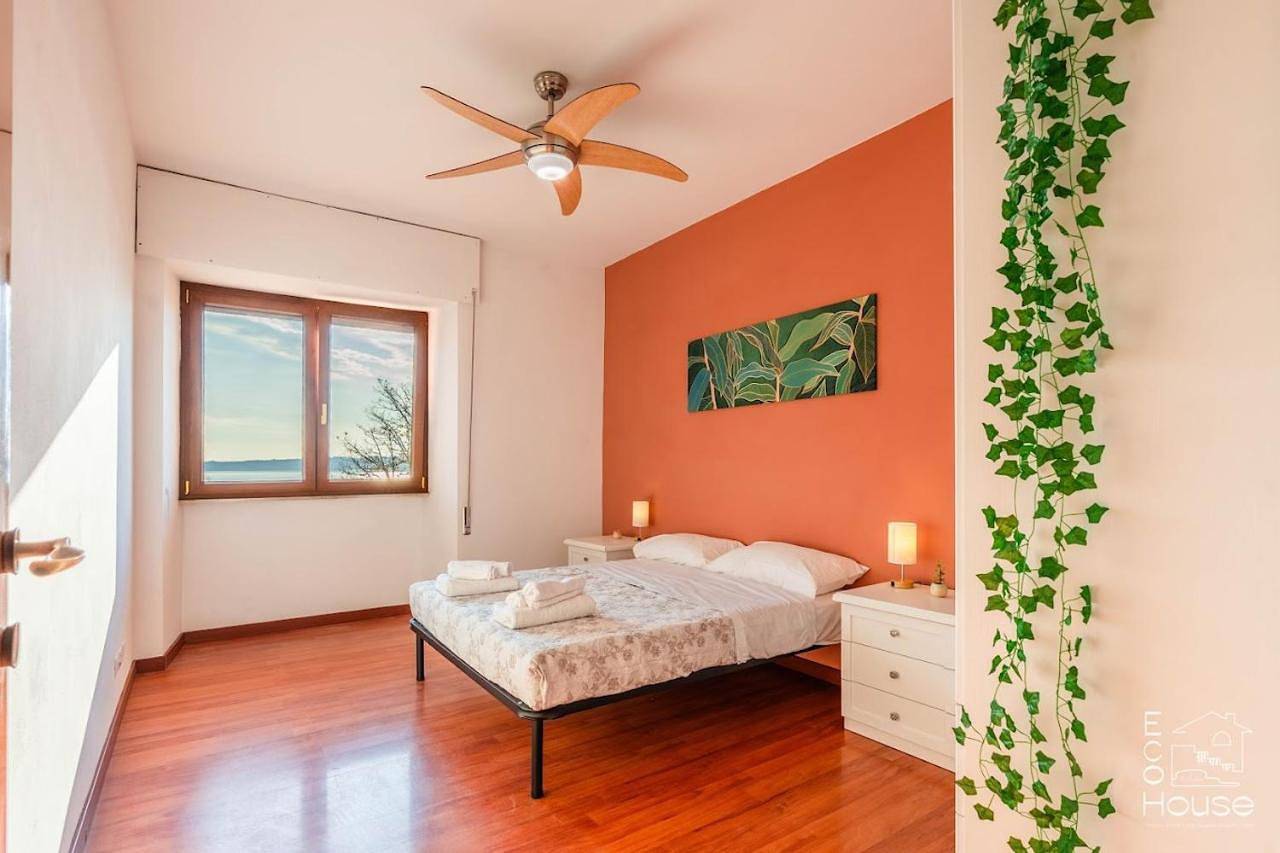 Appartamento intero, Two-Bedroom House in Trevignano Romano, Lago di Bracciano