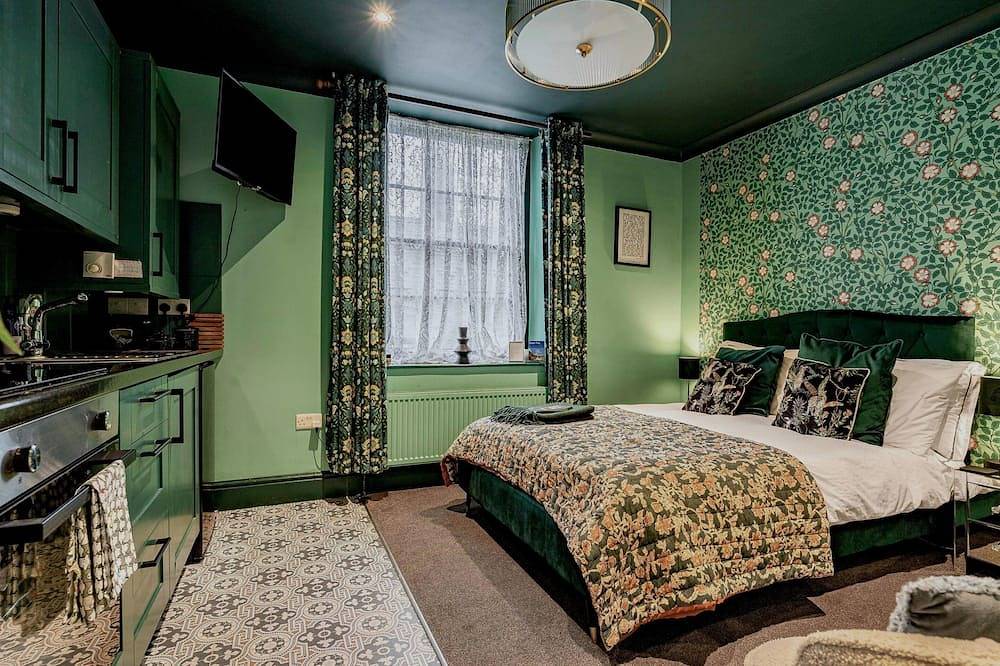 Entire apartment, Number Two Russell House Tavistock Devon in Tavistock, Dartmoor