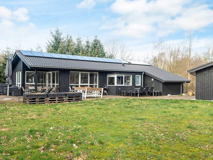 Ferienhaus für 8 Personen, mit Terrasse und Sauna sowie Garten in Jegum