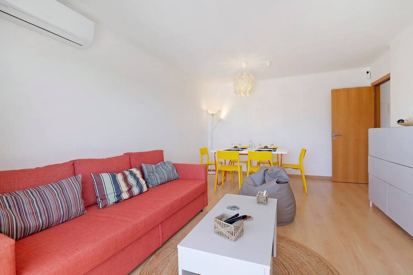 Entire apartment, Apartment 'Summer Place' with Balcony and Wi-Fi in Monte Gordo, Faro District