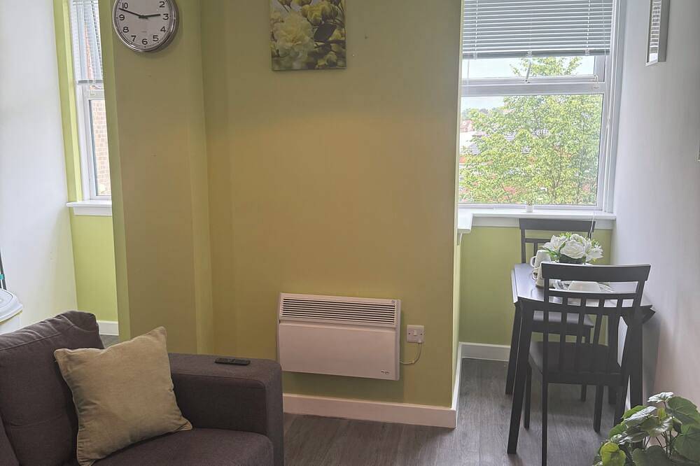 Entire apartment, Elegant Apartment for both business and leisure travellers! Fully furnished in Barnsley, South Yorkshire