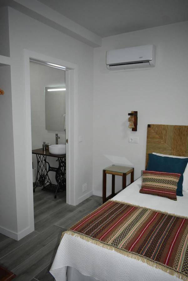 Double or Twin Room with Private Bathroom in Nossa Senhora da Expectação, Distrito de Portalegre