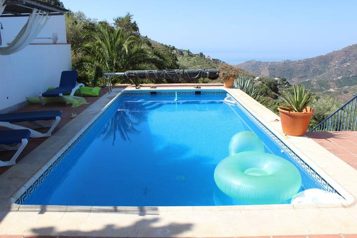 Ferienhaus 'Cortijo Bellavista' mit Meerblick, privatem Pool und privater Terrasse in Cómpeta, Costa del Sol