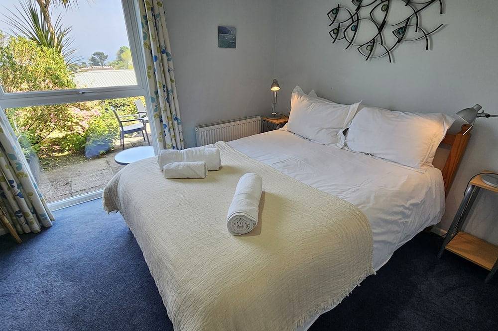 Chywartha -  a holiday home that sleeps 6 guests  in 3 bedrooms in Portscatho, Cornwall