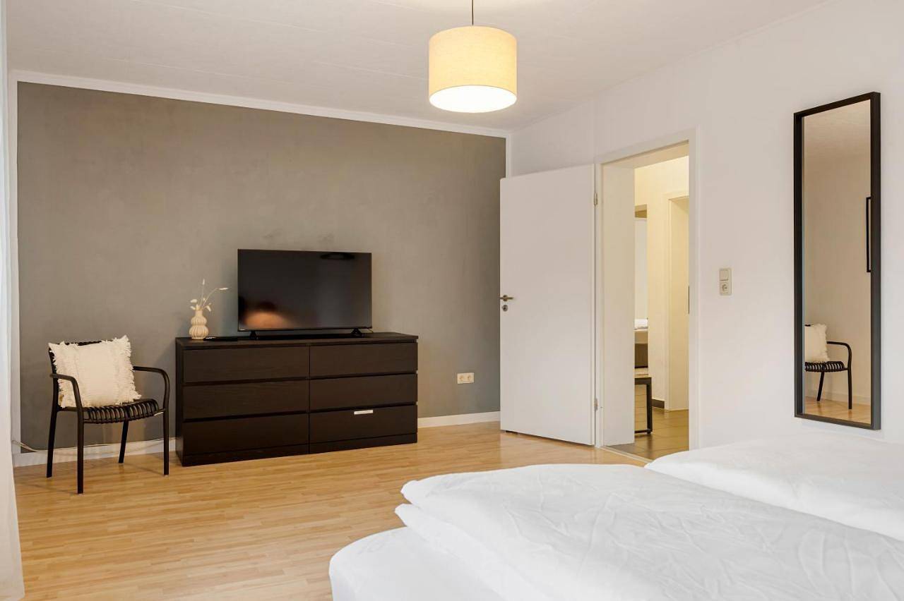 Ganze Wohnung, Lahnblick 3 Schlafzimmer, Parkplatz, Wlan in Lahntal (Hessen), Landkreis Marburg-Biedenkopf