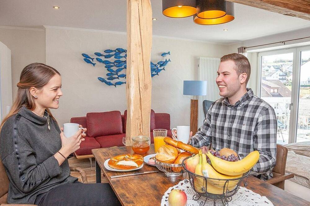 Ganze Wohnung, Heuboden mit Balkon u.Maarblick für 1-2 Pers. - Hof Krebs, Ferienwohnungen in Schalkenmehren, Vulkaneifel