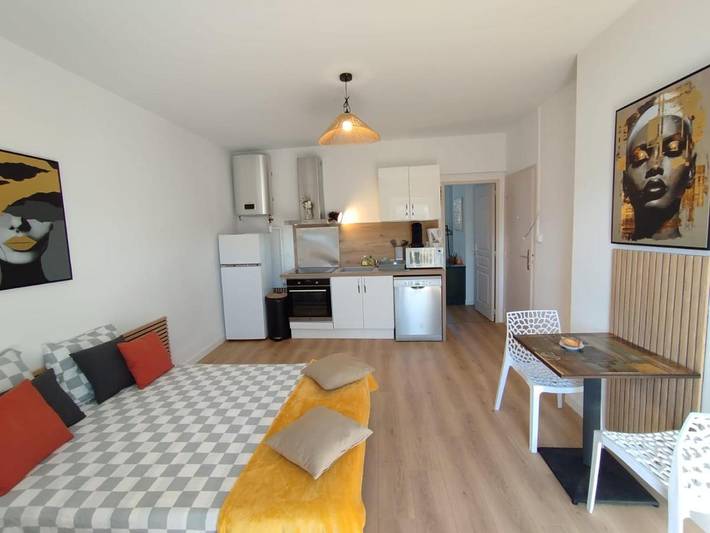 Gîte pour 4 personnes, avec balcon et jardin, animaux acceptés dans Gare De Montelimar