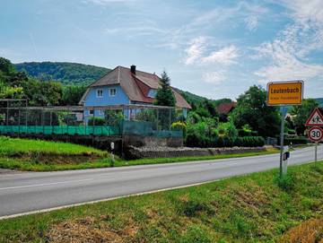 Ferienwohnung für 9 Personen, mit Garten und Ausblick, kinderfreundlich in Leutenbach