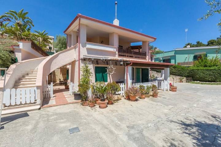 Ferienwohnung für 6 Personen, mit Terrasse und Garten, mit Haustier in Vieste