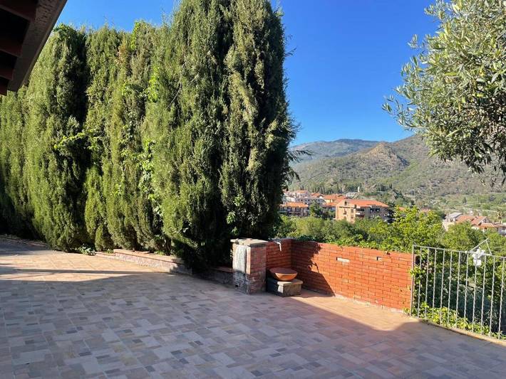 Location de vacances pour 6 personnes, avec terrasse ainsi que vue et piscine à Francavilla di Sicilia - 3