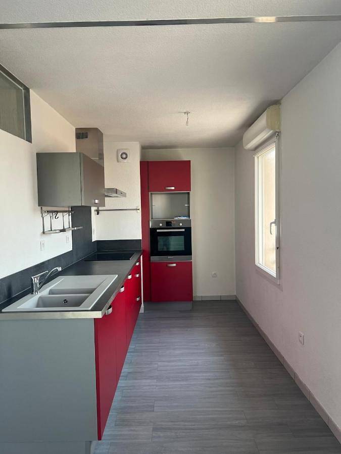 Appartement de vacances pour 4 personnes, avec piscine et balcon