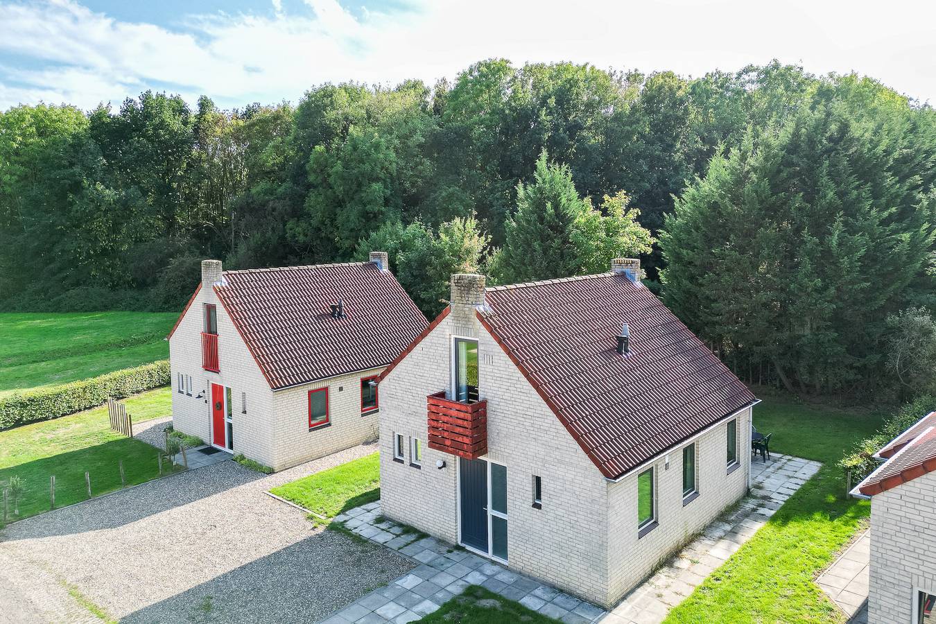 Vakantiepark 't Broeckhuys — 4 - Persoons Lake Area 30 Sauna Bungalow in Betuwe