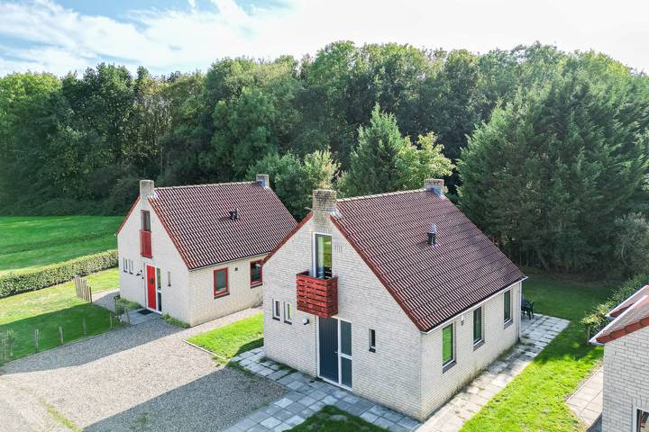 Vakantiepark voor 4 personen, with Balkon/Terras and Terras as well as Tuin and Sauna in Rhenen