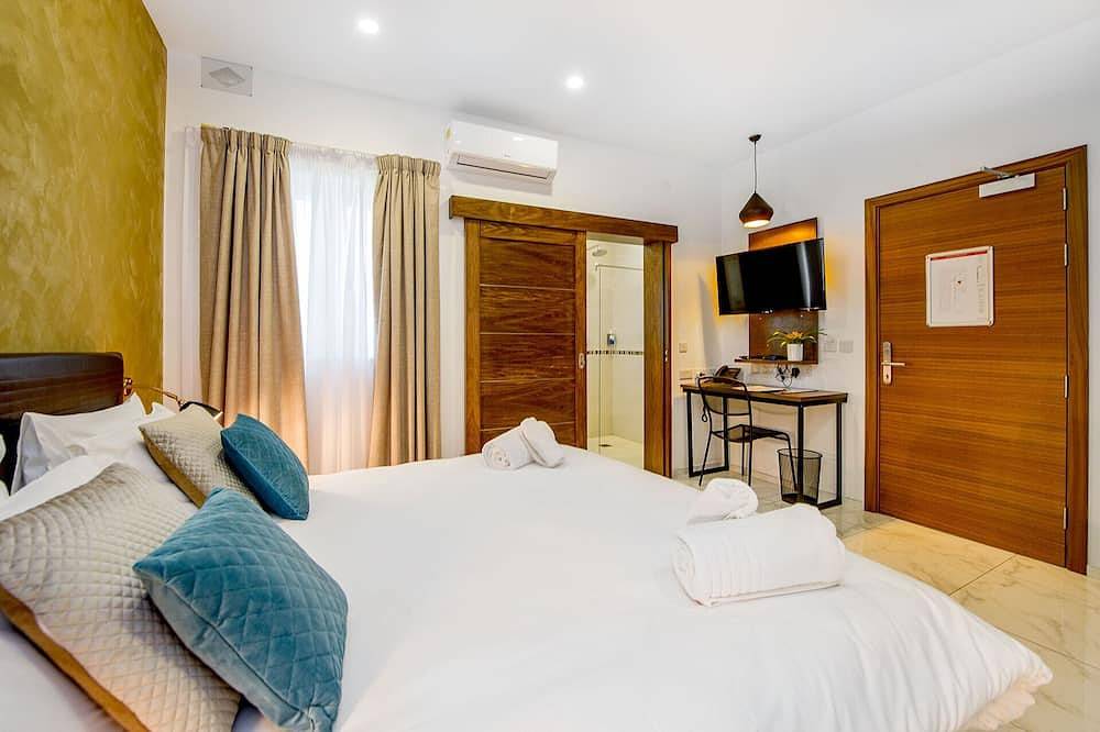 Deluxe Double Room - South Wind Guesthouse in Marsaxlokk, Malta Island
