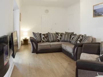 Log Cabin for 6 People in Swansea region, Photo 3