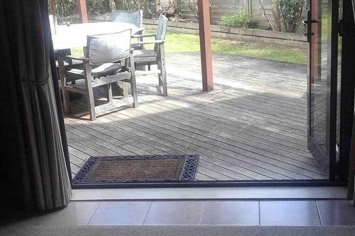 Holiday home for 6 people, with hot tub and terrace in Whitianga