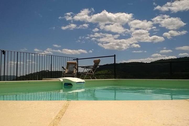 Location de vacances pour 4 personnes, avec jardin et balcon à Malbosc