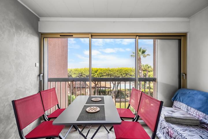 Apartamento entero, Apartamento T2 en residencia ajardinada con piscina y jardín compartidos in La Coudoulière, Six-Fours-les-Plages