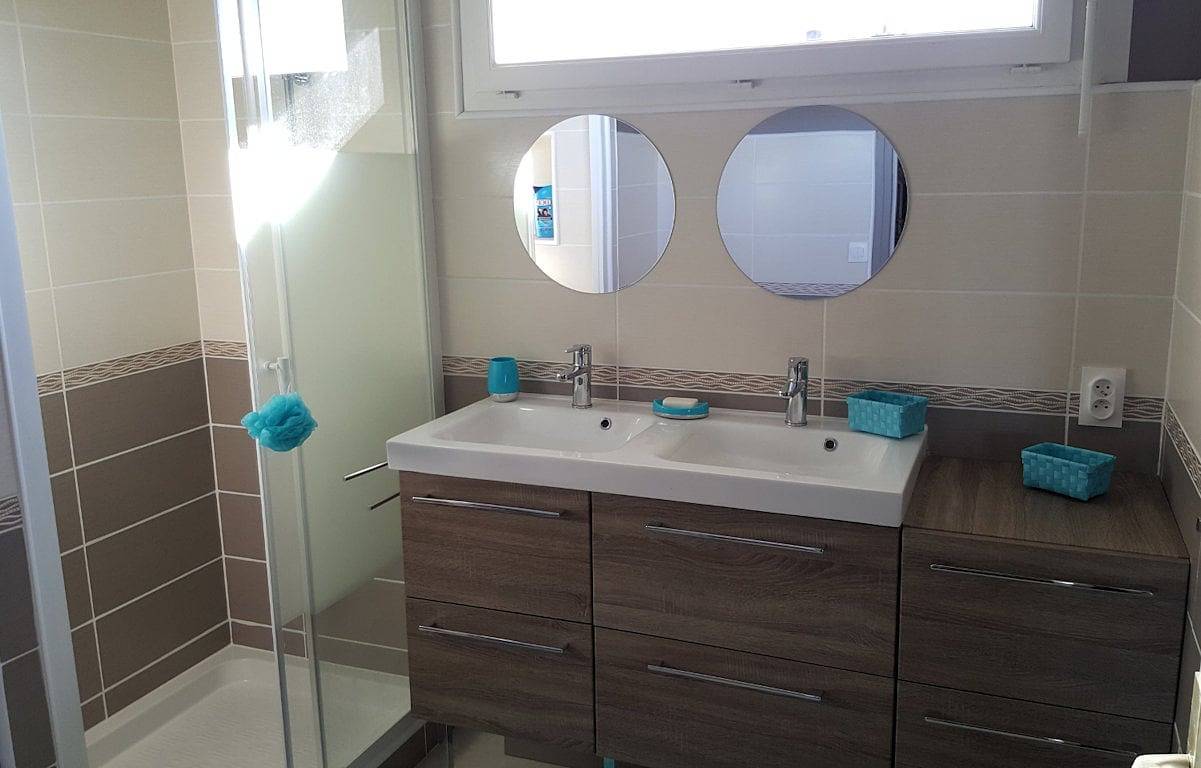 Maison d'hôtes La Glacière à Issoudun - Chambre Vintage Blanche in Issoudun, Région d'Issoudun