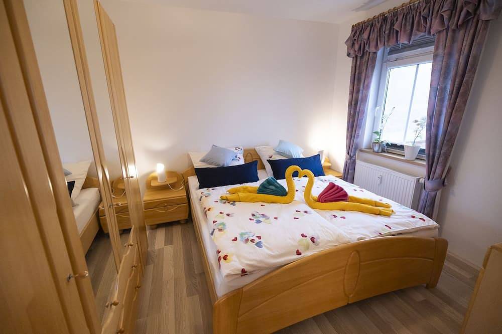 Ganze Wohnung, Ferienwohnung mit 75 qm Wohnfläche im Erdgeschoss in Sonneberg, Region Sonneberg