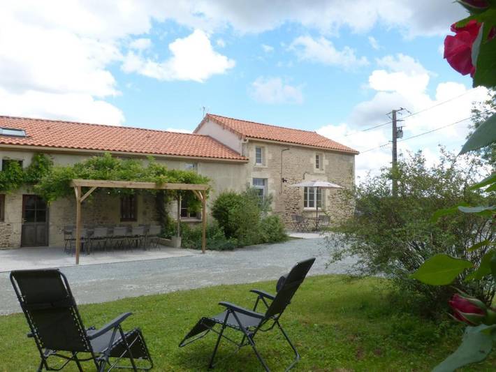 Location de vacances pour 12 personnes, avec Terrasse dans Mazières-en-Gâtine