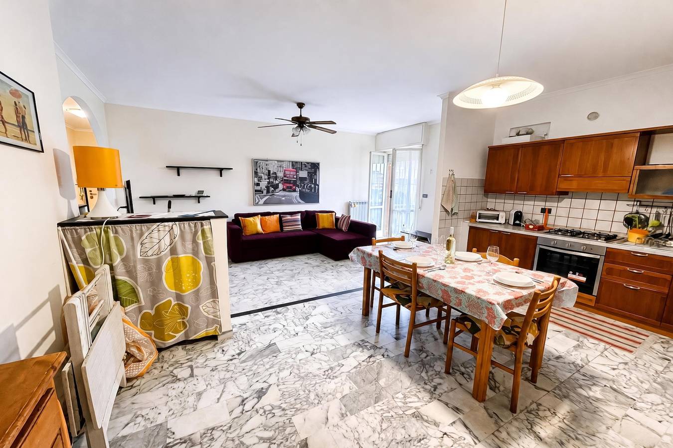 Ganze Wohnung, La Pietra sul Mare Apartment with Terrace in Pietra Ligure, Pietra Ligure Gemeinde