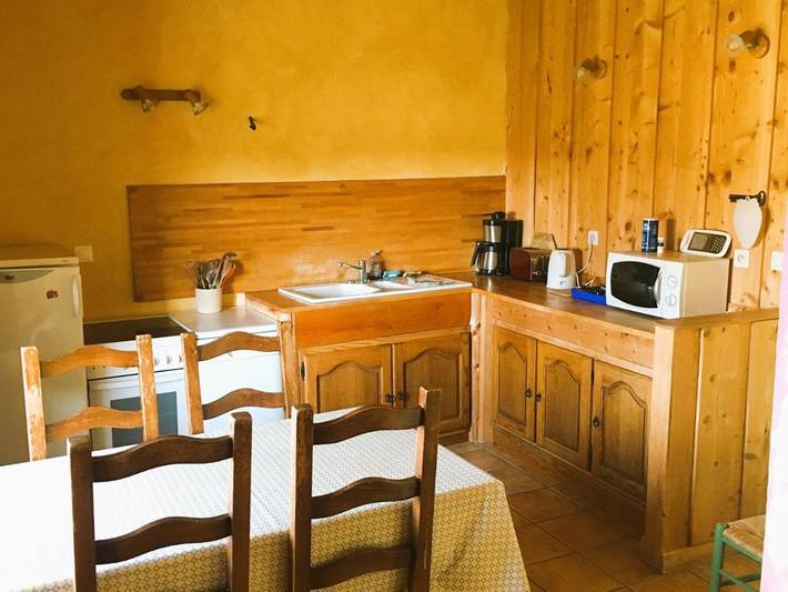 Gîte pour 4 personnes, avec sauna et vue ainsi que jardin et terrasse, animaux acceptés à La Pesse - 2