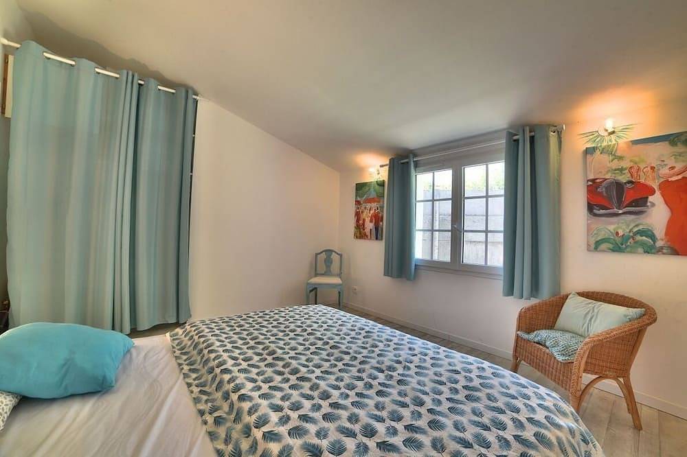 Chateauneuf du Pape (vista del prado) in Arvert, Côte de Beauté