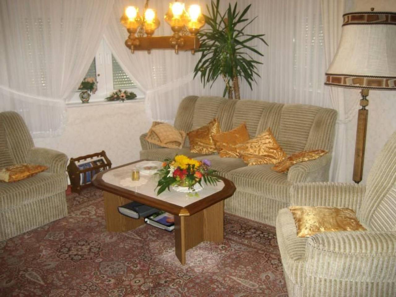 Ganze Wohnung, Große Ferienwohnung mit Balkon und Garten in Steinen (Westerwald), Westerwald