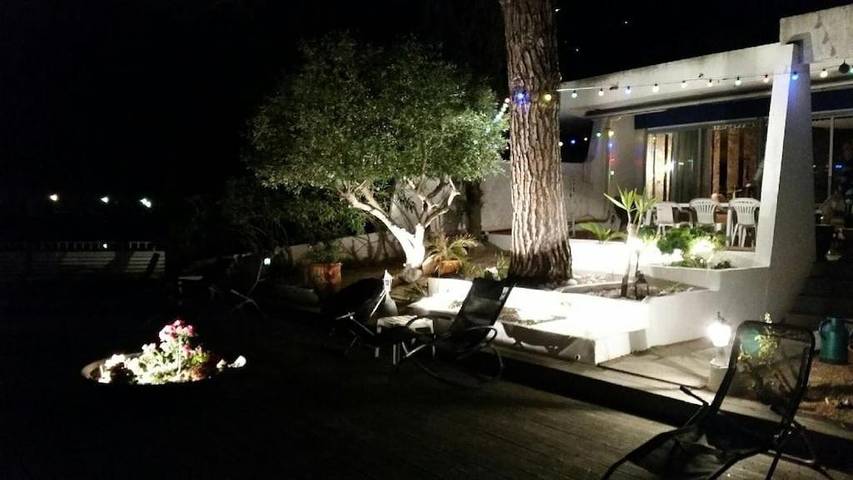 Villa pour 10 personnes, avec Balcon et Jacuzzi ainsi que Terrasse et Jardin au Le Grau-du-Roi
