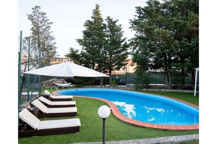 Gîte pour 2 personnes, avec Terrasse et Jardin ainsi que Piscine et Vue à Manfredonia - 4