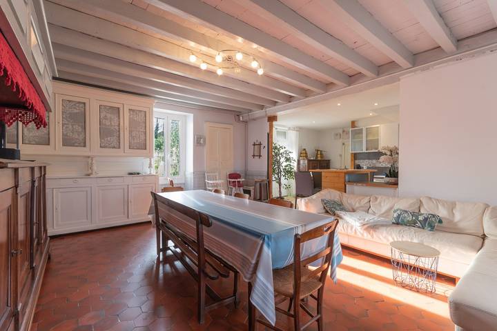 La Maison Du Soleil – L'aulhère, Jacuzzi 6 Pers., Terrasse & Klimaanlage in Ledeuix, Béarn