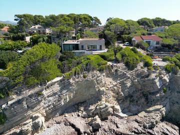 Villa pour 10 personnes, avec piscine ainsi que jardin et vue, animaux acceptés à Sanary-sur-Mer