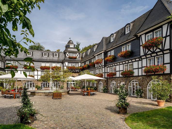 Hotel für 2 Personen, mit Whirlpool und Terrasse sowie Garten und Pool in Schmallenberg