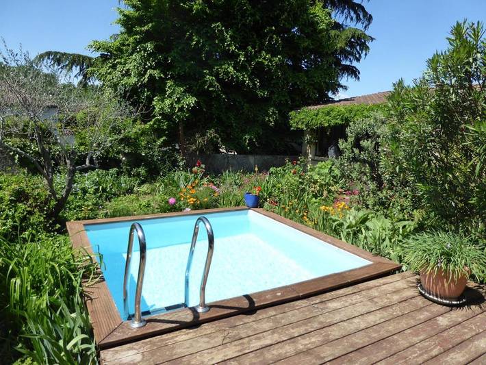 Location de vacances pour 2 personnes, avec jardin et piscine ainsi que terrasse et vue à Valence - 2
